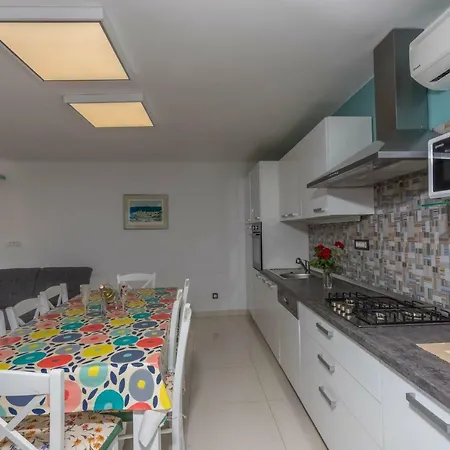 Ivana 1903 Vila Crikvenica