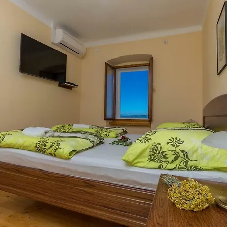 Ivana 1903 Villa
