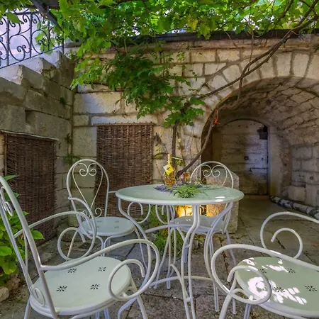 Villa Ivana 1903 *