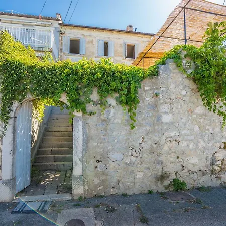 Ivana 1903 Villa